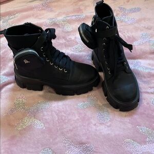 Stylish Black Women's Boots Steve Madden